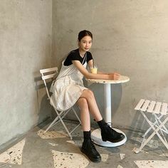 가을 패션, Asian Style, Korean Outfits, Casual Style Outfits, Asian Fashion, Look Cool, Dr. Martens, Aesthetic Clothes, Fashion Inspo Outfits