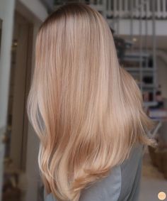 Strawberry And Platinum Blonde Hair, Strawberry Light Blonde Hair, Rose Blonde Balayage, Copper Peach Blonde Hair, Light Strawberry Blonde Hair Color, Light Strawberry Blonde Hair Balayage, Light Peach Hair, Light Copper Blonde Hair