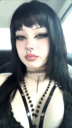 Alt Makeup For Work, Unique Scary Halloween Costumes, Egirl Makeup Goth, Punk Makeup, Gothic Hairstyles, Alt Makeup, Casual Makeup, Makeup Help