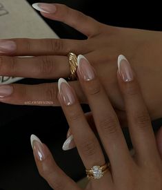 Matte French Nails Tips, Celebrity Nails Trends 2024, French Nail Designs 2024 Trends, Classy Nails 2024, Wedding Nails 2024, Delicate Nails Classy, Gel Nails 2024, Trend Nails 2024, Nail Designs 2024