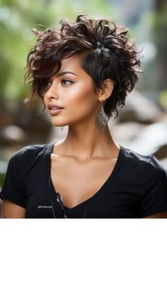 Curly Pixie Hairstyles, Curly Hair Photos, Short Sassy Hair, Short Curly Haircuts, Edgy Short Hair, Haircuts For Curly Hair, Long Pixie, Sassy Hair