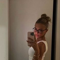 #bun #hair #aesthetic #cozy #slickback #hairstyle #blonde #mirrorselfie New Hair Picture Ideas, Insta Baddie Outfits School, Doing Hair Aesthetic, Hands On Face Poses, Insta Photo Ideas By Yourself, Baddie Picture Ideas, Straight Hair Aesthetic, Instagram Picture Ideas At Home, Slickback Bun