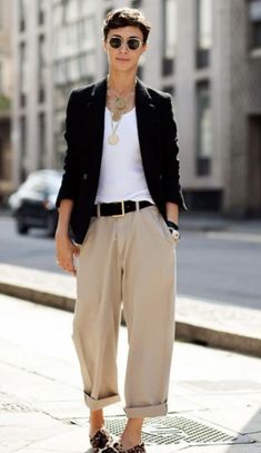 Style Androgyne, Minimalist Moda, Converse Outfits, Winter Office, Leopard Loafers, Winter Layers, Androgynous Fashion, Style Winter, Looks Street Style