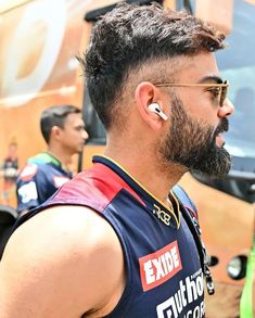 Virat Kohli Style, New Beard Style, Very Short Hair Men, Long Messy Hair, Beckham Hair, Short Hair For Boys, Short Fade Haircut