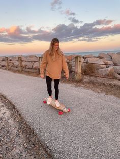 Oversized sweatshirt outfit - perfect for all the activities! Casual Fall Skateboarding Sweatshirt, Casual Fall Sweatshirt For Skateboarding, Oversized Sweatshirt Outfit, Beach Sweatshirt, Beach Clothes, Easy Living, Beach Lifestyle, Sweatshirt Outfit, Oversized Sweatshirt