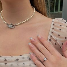 close up picture of silver nails with silver rings and vivienne westwood pearl necklace with silver details Nail Filler, Minimal Nails, Insta Pictures, Silver Nails, Birthday Nails, Silver Accessories, Instagram Inspo