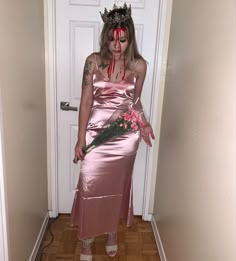 Haunted Barbie Costume, Carrie Prom Costume, Carrie Outfits Halloween, 2014 Halloween Costumes, Carrie Halloween Costume Aesthetic, Costumes With Pink Dress, Carrie Fantasia, Carrie Halloween Costume Diy, Carrie Costume Aesthetic