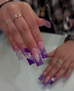 #explore #aesthetic Lilac Nails Black Women, Purple Birthday Outfit Ideas, Prom Purple, Sweet 16 Nails, Purple And Silver Nails, Quince Nails, Dark Purple Nails, Quinceanera Nails, Amazing Nail Art