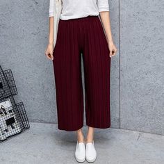 Pant Style: Wide Leg PantsMaterial: PolyesterFit Type: LOOSELength: Calf-Length PantsDecoration: PleatedOrigin: CN(Origin)Season: Spring/AutumnWaist Type: MIDModel Number: 713211Pattern Type: SolidStyle: CasualFront Style: FlatFabric Type: ChiffonClosure Type: Elastic WaistGender: WOMENGender: WomenQuantity: 1pc/lotColor: as pictureDesign: Fashion DesignUnit Type: piece Pleated Palazzo Pants, Paperbag Hose, Womens Palazzo Pants, Casual Summer Pants, Women Bottoms, Fashion Weeks, Pleated Pants, Palazzo Pants, Straight Pants