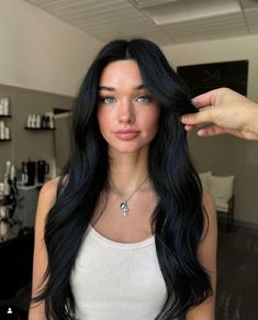 Black Hair Blue Tint, Jet Hair, Signa Mae, Black Hair Pale Skin, Soft Black Hair, Dark Black Hair, Black Hair Inspiration, Brown Hair Inspiration, Hair Pale Skin