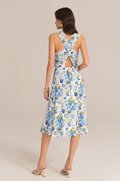 Made from soft & comfortable fabric, this moderately stretchy dress is fully lined for added comfort. The elastic back waistline creates a flattering fit, while the flared A-line silhouette adds a touch of femininity.Material : Shell:98%Polyester+2%Viscose; Lining:95%Polyester+5%ElastaneElasticity : None.Sku : CL2615S24Package : 1*DressCare instructions: Wash dark colors separately. Remove decorations before washing. No soaking. Flowy A-line Dress With Smocked Back, Stretch Dresses With Tie Back For Brunch, Chic A-line Dress With Smocked Back, Stretch Midi Dress With Tie Back, Flowy A-line Lined Midi Dress, Spring A-line Dress With Cutout Back, Vacation A-line Midi Dress With Tie Back, Spring A-line Maxi Dress With Smocked Back, A-line Sundress With Smocked Back For Day Out