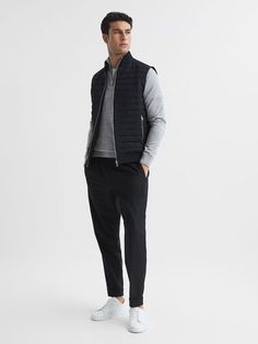 Quilted Vest Outfit, Vest Outfits Men, Quilted Gilet, Mens Casual Outfits Summer, Set Outfits, Mens Casual Dress Outfits, Men Stylish Dress, Winter Mode, Mens Fashion Classy