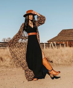 Dressy Cowgirl Style Outfits, Cowgirl Style Outfits, Looks Country, Western Style Outfits, Rodeo Outfits, Estilo Hippie, Boho Style Outfits, Country Wear