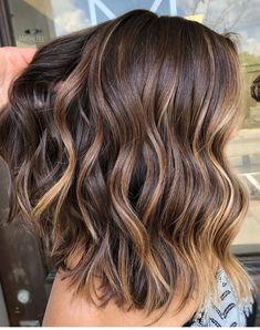 Dye Hairstyles, Hair Dye Natural, Balayage Hair Morenas, Brown Hair Trends, Red Hair With Blonde Highlights, Hairstyles Balayage, Honey Blond, Brown Hair With Blonde Highlights, Lavender Hair