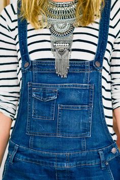 What Tops to Wear with Overalls Summer Outfits Overalls, Outfits Overalls, Advice Column, Girl A, Flowy Blouse, Pattern Background, Spring Trends