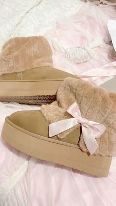 Princess Couture, Buty Ugg, Cute Uggs, Me Core, Skor Sneakers, Pretty Shoes Sneakers