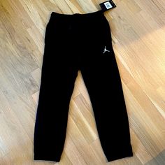 New With Tags Girls Size Medium Jordan Sweats Jordan Clothes, Jordan Sweatpants, Jordan Sweat, Purple Sweatpants, Cute Online Clothing Stores, Girl Sweat, Jordans Girls, Black Jordans, Nike Shoes Girls