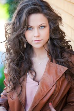 her hair Wavy Curls, Dance Hairstyles, Hair Curly, Loose Curls, Popular Hairstyles, Style Hair, Hair Envy, Long Curly Hair, Curly Hairstyles