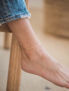 Our Small Paperclip chain has elongated links measuring 2.25 x 5mm in 14k gold filled, sterling silver and rose gold filled metals. Our favorite laying combo is a the Paperclip as a texture, then add a straight line chain like the Curb Chain. Lengths Bracelets: 6", 7", 8" with a .5" adjustable ending Anklets: 7", 8", 9", 10" with a 1" adjustable ending Necklaces:: 14", 16", 18" with a 1.5" adjustable ending Packaged in our logo stamped gift boxes, ready for gift giving. Layering chains are cut f Minimalist Rose Gold Link Paperclip Bracelet, Rose Gold Link Paperclip Bracelet With Adjustable Chain, Minimalist Rose Gold Chain Bracelet With Paperclip Chain, Minimalist Rose Gold Bracelet With Paperclip Chain, Rose Gold Oval Link Paperclip Chain Jewelry, Minimalist Rose Gold Paperclip Chain Jewelry, Rose Gold Jewelry With Delicate Oval Link Chain, Minimalist Rose Gold Oval Link Jewelry, Minimalist Jewelry With Figaro Chain And Oval Link