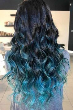 Short Hair, Blue Highlights: A Perfect Match Dark Blue Hair, Black Hair With Highlights, Trendy Hair Color, Hair Color Dark