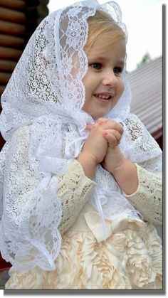 First Communion Veils, Communion Veils, Chapel Veil, Flower Child, First Communion, Children Photography, Baby Pictures, Kids And Parenting, Veil