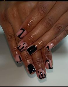 Shellac Nail Art Ideas, Nails Design 2024 Short, Black Shortie Nails, Cute Nails Short Gel, Super Square Nails, Basic Short Nail Ideas, Short Gel X Nails Square, Short Nails January, Classy Nails Short Fall