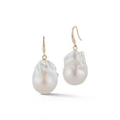 Luxury Baroque Pearl Drop Jewelry, Yellow Gold Baroque Pearl Earrings For Formal Occasions, Luxury High Luster Pearl White Pearl Earrings, Elegant Yellow Gold Baroque Jewelry, Classic Baroque Pearl Earrings For Formal Occasions, Classic Formal Baroque Pearl Earrings, Elegant Baroque Jewelry For The Opera, Baroque Pearl Jewelry With High Luster, Elegant Baroque Pearl Earrings With Pendant