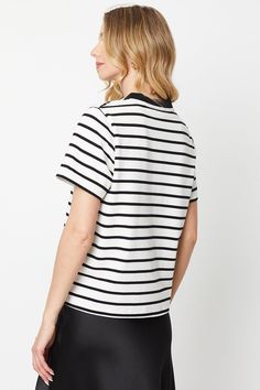 Introducing our Stripe Jersey Heavyweight Basic T-Shirt, the perfect addition to your daywear collection. The classic stripe design adds a touch of style to your everyday look, making it versatile for any occasion. Whether you're dressing up or keeping it casual, this t-shirt is a must-have wardrobe staple. Work Wear Outfits, Spring Floral Dress, Smart Dress, Trending Boots, Lace Skater Dress, Striped Jersey, Halterneck Dress, Basic T Shirt, Going Out Dresses