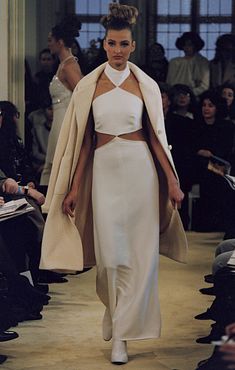 Runway Model Aesthetic, Prada Runway, 90s Runway Fashion, Original Supermodels, Run Through, Womenswear Fashion, Model Aesthetic, Mr Style, Formal Style