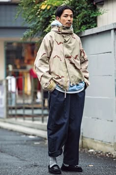 Utilitarian Street Style, Kapital Clothing Japan, Japan Streetwear Men, Cityboy Style Japan, Japan Outfit Men, Gorpcore Men, Japanese Streetwear Mens, Gorpcore Outfit, Streetwear London