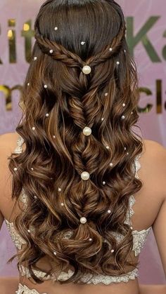 #fashion, #style, #outfitinspiration, #beauty Curled Hair With Pearls In It, Teenage Wedding Hairstyles, Sahara Hairstyle, Front Braids With Hair Down, Sparkle Hairstyles, Pageant Ponytail, Peinados Para Graduacion Sueltos, Coronation Ideas, A Cute Hairstyle