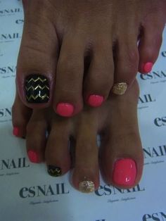 Toes Nail Tricks, Pink Pedicure, Gold Accent Nail, Black Gold Nails, Colorful Nail, Toe Nail Designs, Toe Nail Art