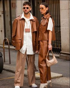 Unisex Fashion Style, Gender Neutral Outfits, Non Binary Gender, Denim Photoshoot, Korean Pants, Gender Neutral Fashion, Date Night Fashion, Honor Student, Neutral Outfits