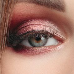 Maroon Smokey Eye Kit Burgundy Eye Makeup Blue Eyes, Burgundy Makeup Look Natural, Makeup With Orange Dress, Rose Gold Eyeshadow Looks, Maroon Smokey Eye, Pink Dress Makeup, Daytime Smokey Eye, Maroon Makeup, Burgundy Makeup Look