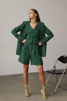 Emerald Pleated Shorts, Women Bermuda Shorts, Green Bermuda Suit, Dark Green Suit, Formal Suit, Wedding Guest, Bridesmaids Set, Party ⭐Size: Please write your chest, waist, hips, height, and we will make a suit to your individual measurements! After you place your order, we may ask you for additional measurements. We do this to ensure that the suit fits you perfectly👌😊 ⭐Our fabric: We have used a premium quality suiting fabric.  ⭐Shipping: ✈️We have two shipping options that we can offer: Free Dark Green Formal Outfit, Masculine Bridesmaid Outfits, Wedding Guest Set Outfit, Wedding Guest Outfit Masc Women, Masculine Wedding Outfit, Women Suit Wedding Guest, Formal Uniform For Women, Tailored Green Sets For Summer, Tailored Green Summer Set