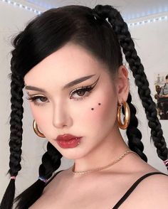 Cute And Aesthetic, My Property, Makeup Tut, Edgy Makeup, Makeup Styles, Eye Makeup Art