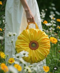 Tote Bag Diy Pattern, Diy Clothes Tops, Hand Beaded Bag, Mushroom Crafts, Have A Wonderful Weekend, Making Fabric Flowers, Creative Money Gifts, Upcycled Bag, Diy Bag Designs