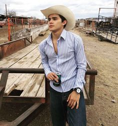 Hispanic Cowboy, Vaquero Outfit Mexican, Jaripeo Outfits Men, Mexican Baby Boy, Rodeo Outfits Men, Vaquero Outfit, 20’s Fashion