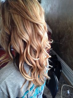 strawberry blonde with light blonde balayage - Google Search Fall Hair Colors Blonde, Blonde Hair With Red Highlights, Blonde Hair With Red, Red And Blonde Highlights, Hair Colors Blonde, Hair With Red Highlights, Soft Locks, Effortless Curls, Blonde With Dark