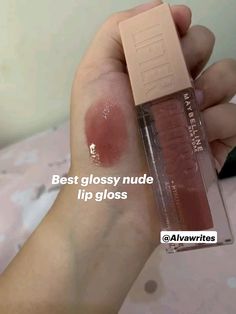 Lip Glosses For Brown Skin, Brown Glossy Lips, Natural Lip Gloss Color, Lip Gloss Brown, Maybelline Gloss, Nude Lipgloss, Lifter Gloss, Glossy Lips Makeup, Lip Gloss Shades