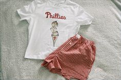 #phillies #mlb #outfits #baseballoutfits Baseball Game Outfit, Baseball Outfit, Baseball Game, Baseball Games, Gaming Clothes, Mlb, Baseball, Pins