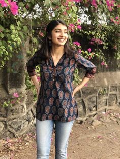 Short Kurtha Tops For Women, Women Short Kurti Design, Short Kurta Outfits Women, Shirt Kurta Designs Women, Cotton Tops Indian, Simple Kurtis For College, Shorts Kurtis For Jeans, Cute Kurti Designs, Short Kurtas Women