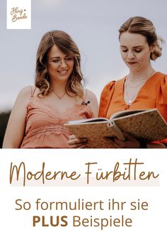 two women standing next to each other while looking at a book with the title moderne fursten so formuliert in sie plus beispiel