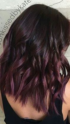 This is exactly what I want Plum Balayage, Balayage Lob, Purple Balayage, Side Braids, Eyeliner Tips, Plum Hair, Hair Color Chocolate, Hair Color Burgundy, Purple Highlights