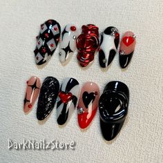 Punk Rock Nails, Gothic Nail Art, Nails Gothic, Nails Goth, Rock Nails, Red Y2k, Retro Nails