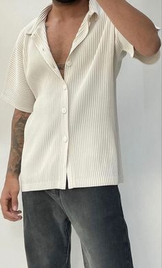 Mens Blouse Outfit, French Collar Shirt, Fall Italy Outfits, Italy Outfits Men, Men Fashion Trends, Mens Casual Outfits Summer, Mens Trendy Outfits, Italy Outfits, Street Style Outfits Men