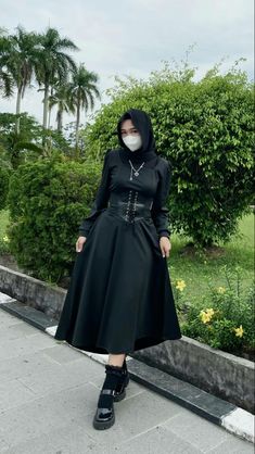 Black Dress With Corset Outfit, Black Outfit Hijab Ideas, Belts Outfits Aesthetic, Hijab Corset Outfit, Black Dress With Belt Outfit, Hijabi Corset Outfit, Corset Modest Outfit, Ootd Mafia Wanita, Mafia Hijab Style