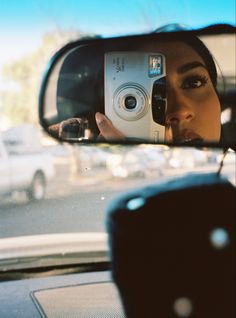 inspo film photography 35mm 35mmfilm Top Movies To Watch, Haircut Selfie, Photo Hijab, Film Camera Photography, Film Pictures, Cute Hairstyle, 35mm Photography, Film Photography 35mm, Hijab Girl