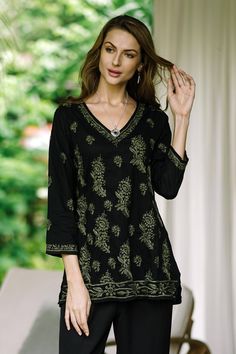 India's Shalabh designs this 100% cotton tunic featuring a V neck, long sleeves, and lateral slits for comfort and freedom of movement. Traditional chikankari hand embroidery in olive green is used to create intricate flowers, buds, and leaves across the field of jet black fabric to create this wardrobe staple, which pairs with just about anything. Cotton Tunic, Summer Lace, Diet Foods, Black Tunic, Dress Out, Embroidered Tunic, Beautiful Blouses, Cotton Voile, Beautiful Embroidery