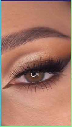 Start with a neutral base of eye shadow blended with brown metallic shades onto the lids Focusing on the crease for depth. Add shimmer to the center of the lid's dimension. #eyemakeup #eyethatshine #eyemakeupinscripation #eyemakeuptutorial #glosseyes #eyeglam #shineeyelook #eyemakeupgoal #weddingbookeventz #bookeventz Eyeshadow For Brown Outfit, Brown Blended Eyeliner, Eye Makeup For Brown Dress, Wedding Eye Shadow Tutorial, Eyeliner Looks Brown Eyes, Make Up For Hazelnut Eyes, Eye Shadow Ideas For Brown Eyes, Natural Eye Shadow For Brown Eyes, Brown Eye Shadow Looks